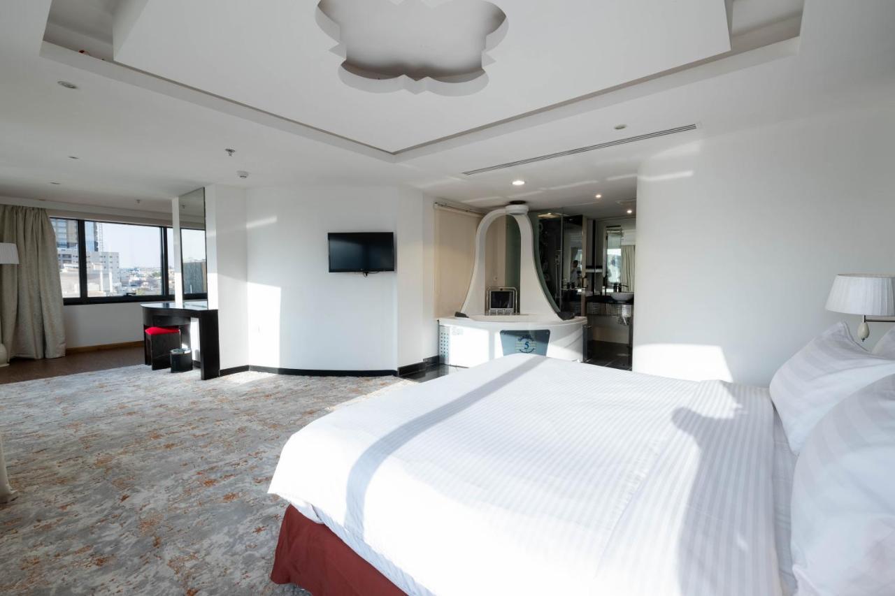 Mira Business Hotel Riadh Exterior foto