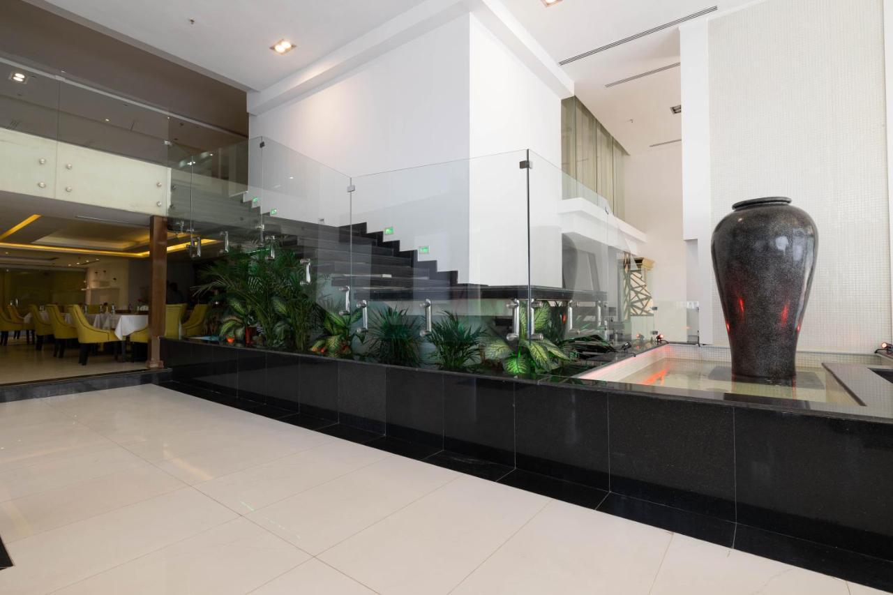 Mira Business Hotel Riadh Exterior foto