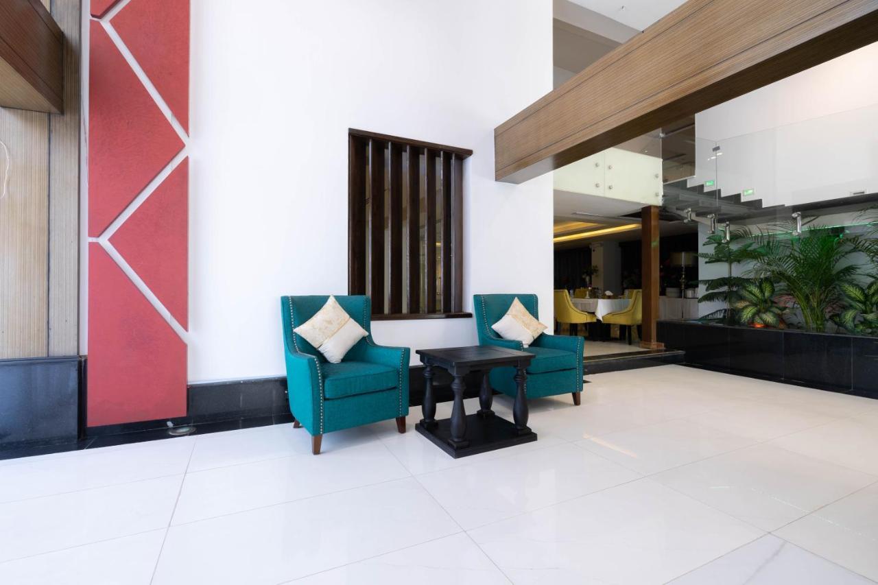 Mira Business Hotel Riadh Exterior foto