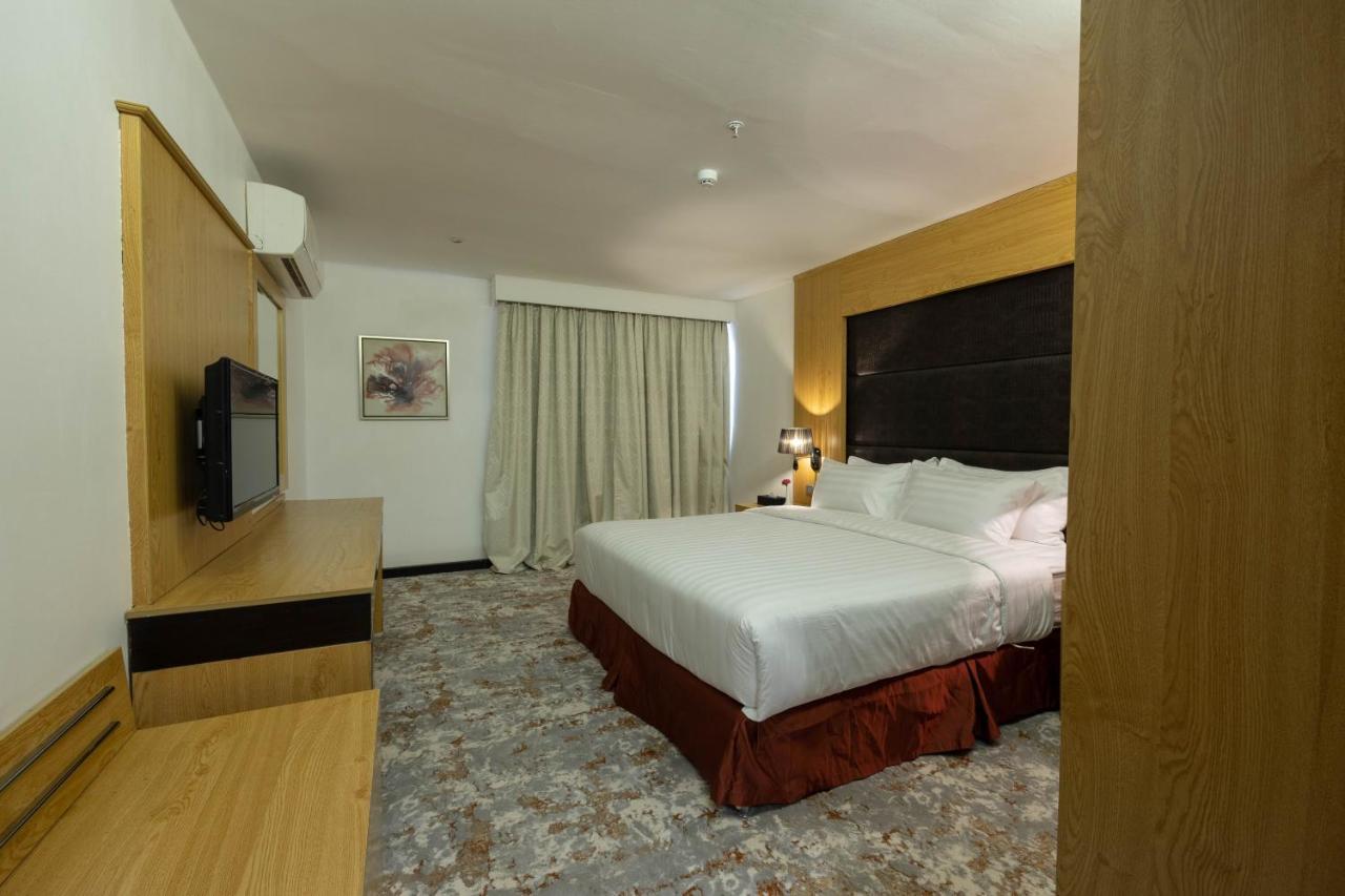 Mira Business Hotel Riadh Exterior foto