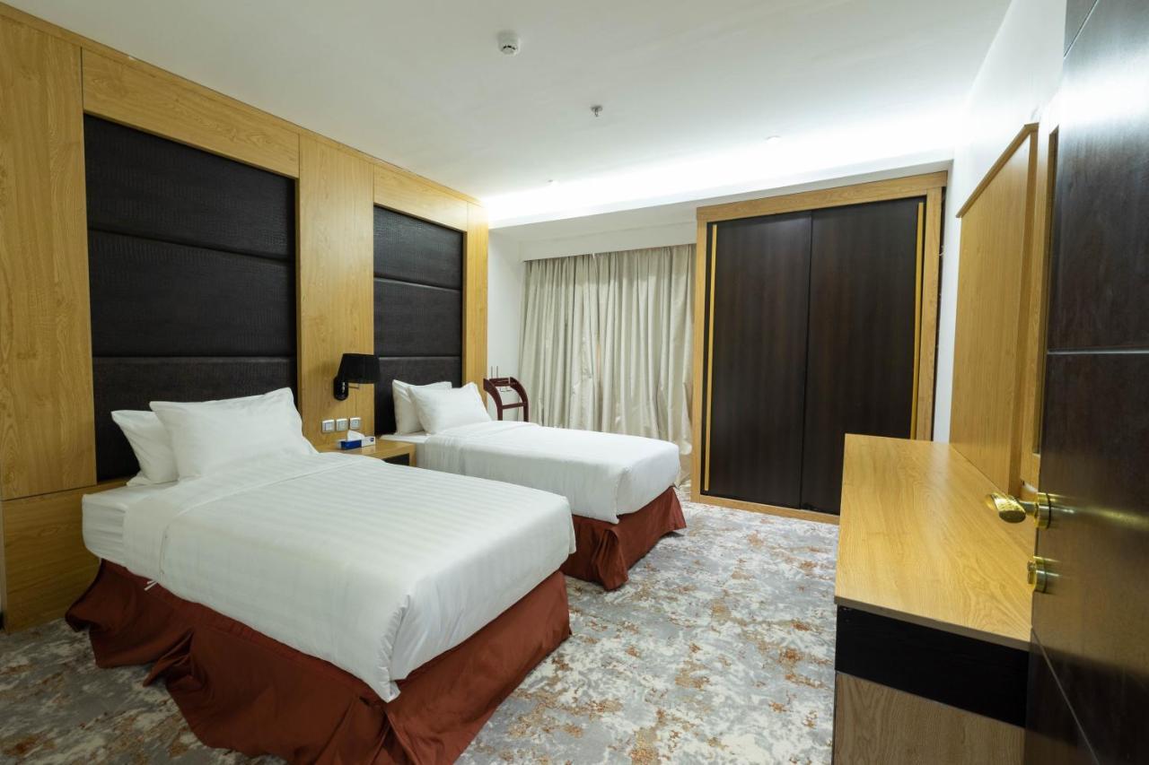 Mira Business Hotel Riadh Exterior foto