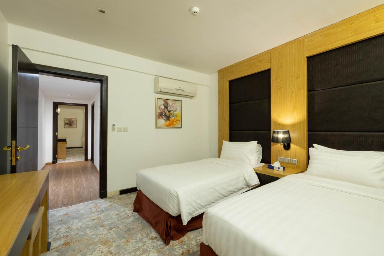 Mira Business Hotel Riadh Exterior foto